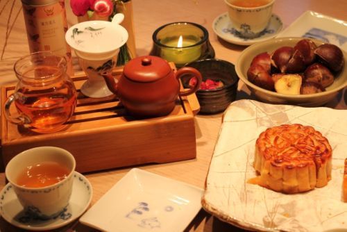 中秋節お茶と菓子２.JPG
